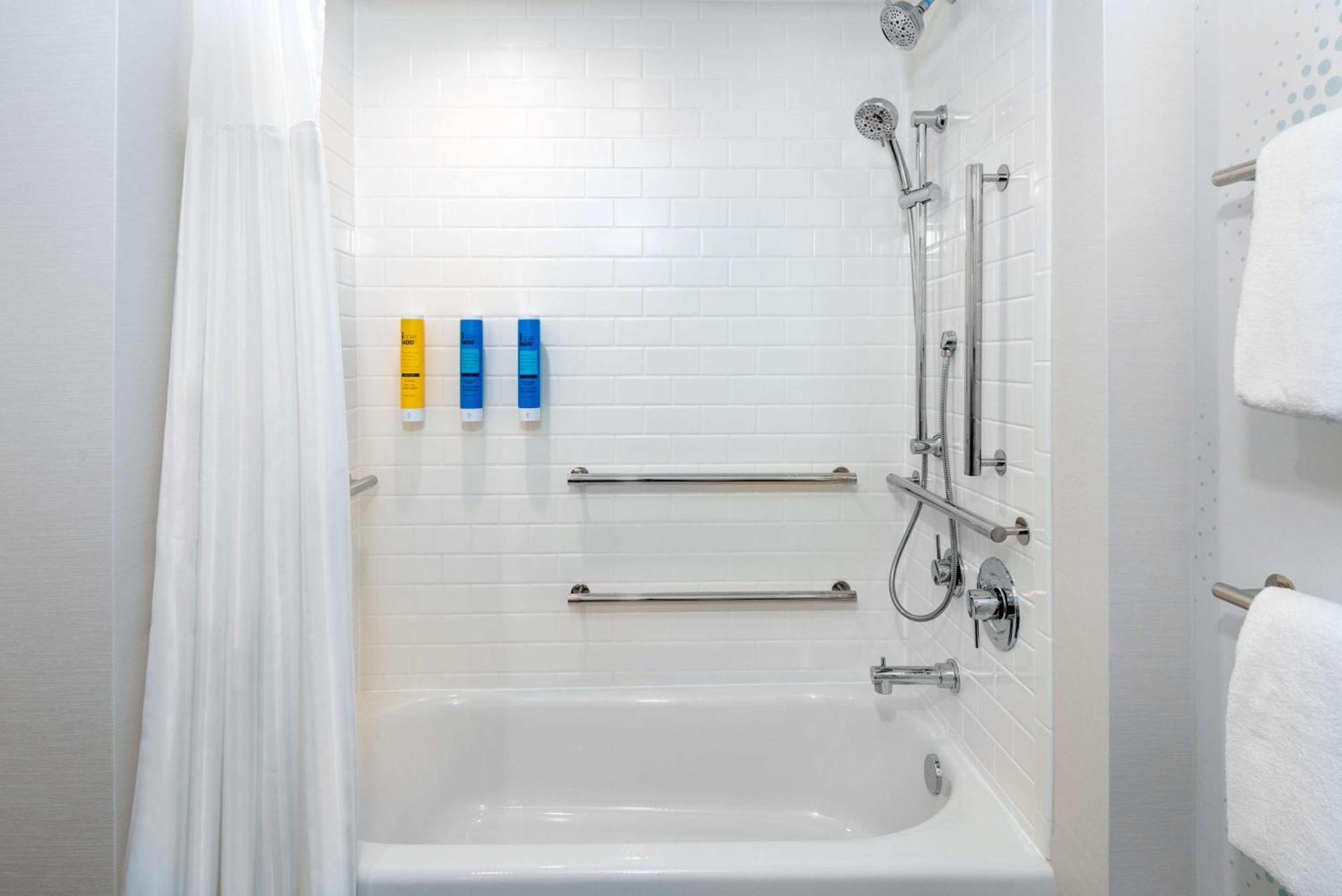 Tru By Hilton Wilmington Hotel ภายนอก รูปภาพ